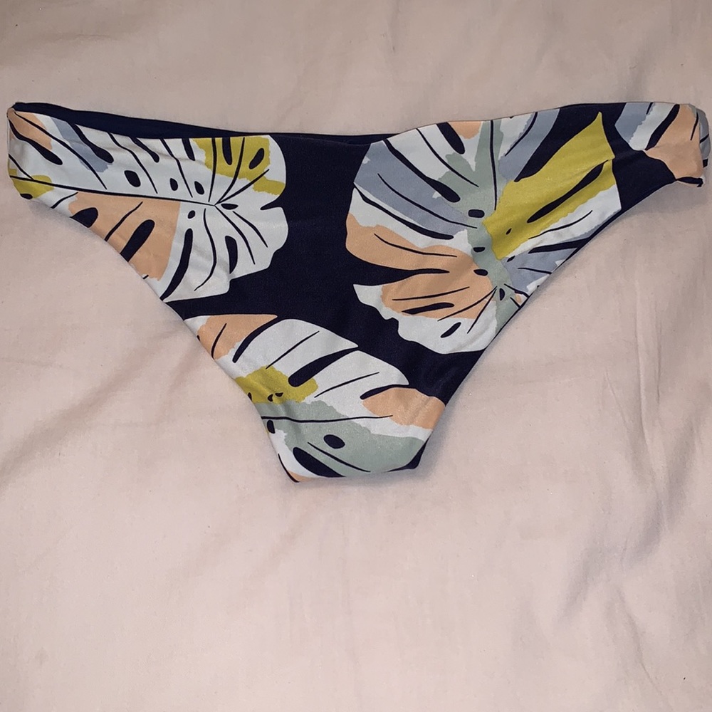 L Space Bikini - Picture 2 of 3